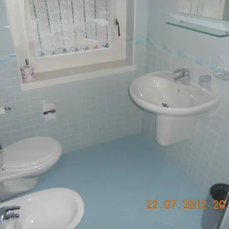 Garni La Genziana Bed & Breakfast 3*