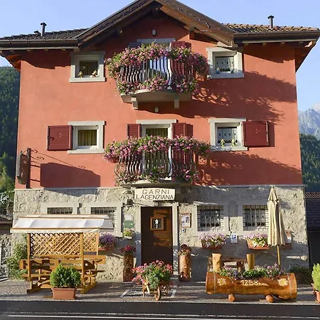 Bed & Breakfast Garni La Genziana Temù