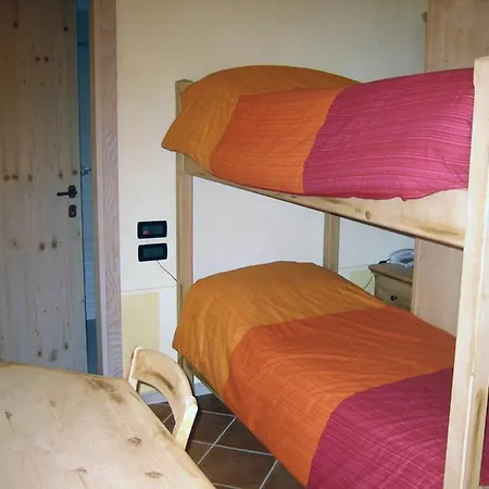 Garni La Genziana Bed & Breakfast 3*
