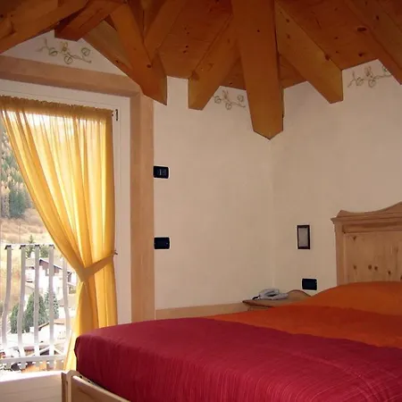 Garni La Genziana 3* Temù