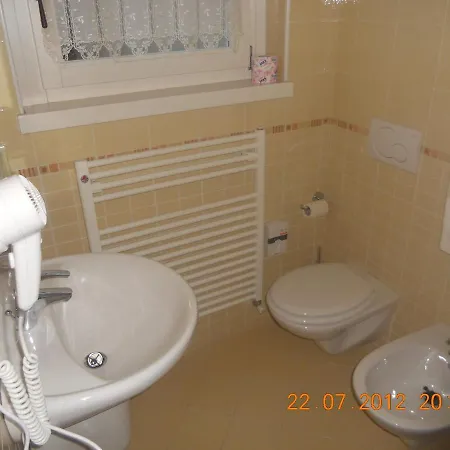 Garni La Genziana Bed & Breakfast 3*